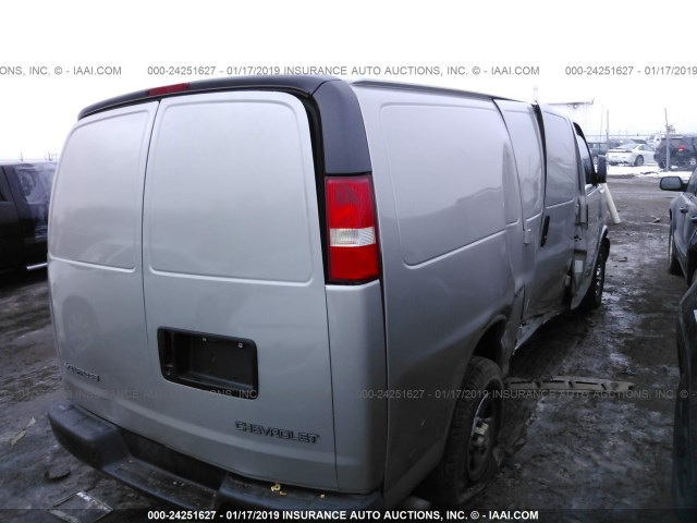 1GCFG15X261132343 - 2006 CHEVROLET EXPRESS G1500  GRAY photo 4