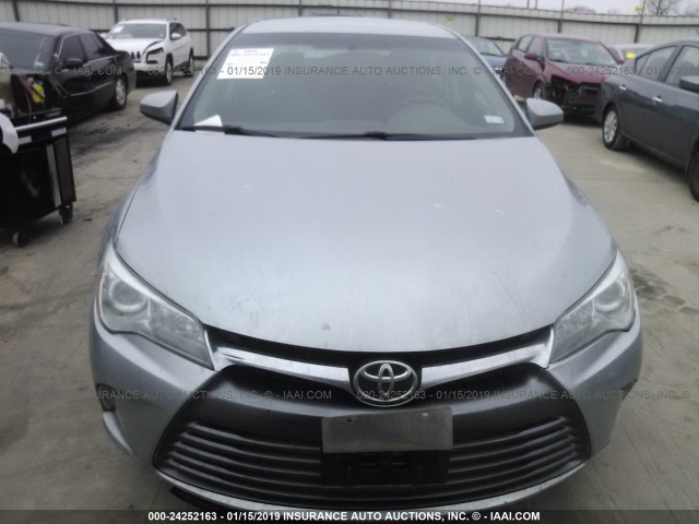 4T1BF1FKXFU918664 - 2015 TOYOTA CAMRY LE/XLE/SE/XSE SILVER photo 6