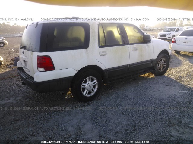 1FMRU15W34LA29233 - 2004 FORD EXPEDITION XLT WHITE photo 4