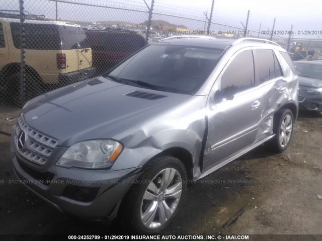 4JGBB8GBXAA571270 - 2010 MERCEDES-BENZ ML 350 4MATIC SILVER photo 2