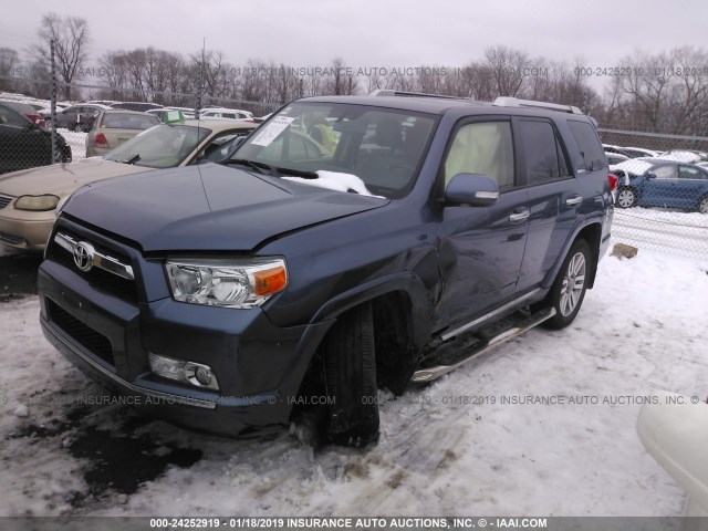 JTEBU5JR0D5144840 - 2013 TOYOTA 4RUNNER SR5/LIMITED/TRAIL BLUE photo 2