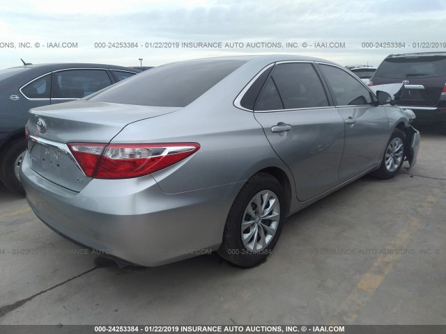 4T1BF1FK6HU733188 - 2017 TOYOTA CAMRY LE/XLE/SE/XSE SILVER photo 4