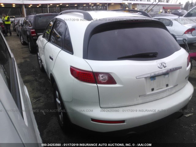 JNRAS08W65X220698 - 2005 INFINITI FX35 WHITE photo 3