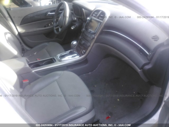 1G11D5RR0DF100165 - 2013 CHEVROLET MALIBU 1LT თეთრი ფოტო 5