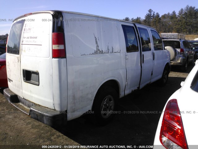 1GCFG15X981157338 - 2008 CHEVROLET EXPRESS G1500  WHITE photo 4