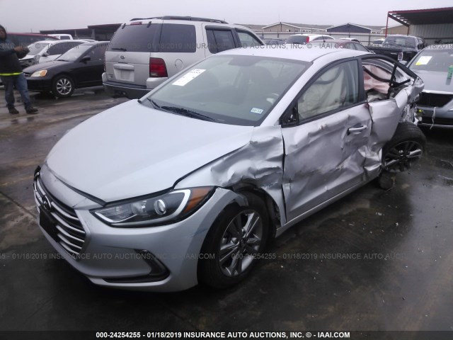 KMHD84LF0HU223883 - 2017 HYUNDAI ELANTRA SE/VALUE/LIMITED SILVER photo 2