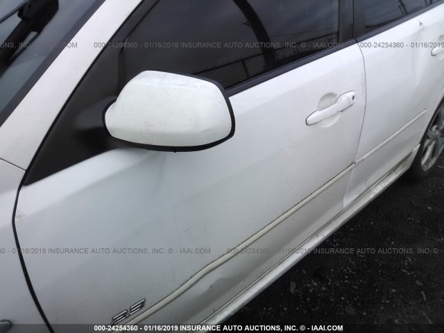 JM1BK323681796397 - 2008 MAZDA 3 S WHITE photo 6