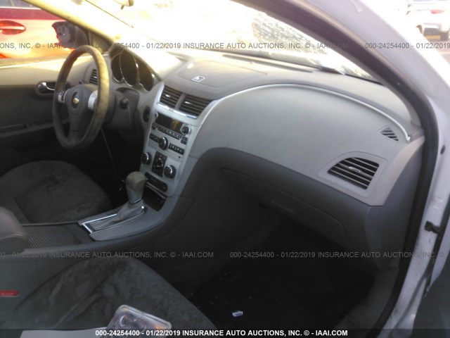1G1ZA5EU3BF349143 - 2011 CHEVROLET MALIBU LS WHITE photo 5
