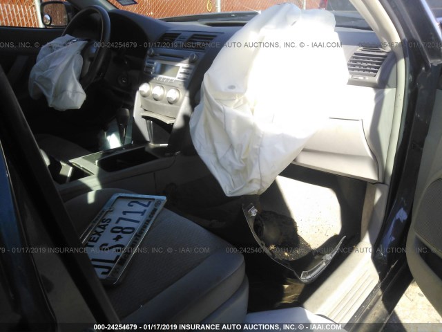 4T4BF3EK0AR061962 - 2010 TOYOTA CAMRY SE/LE/XLE 灰色 照片 5