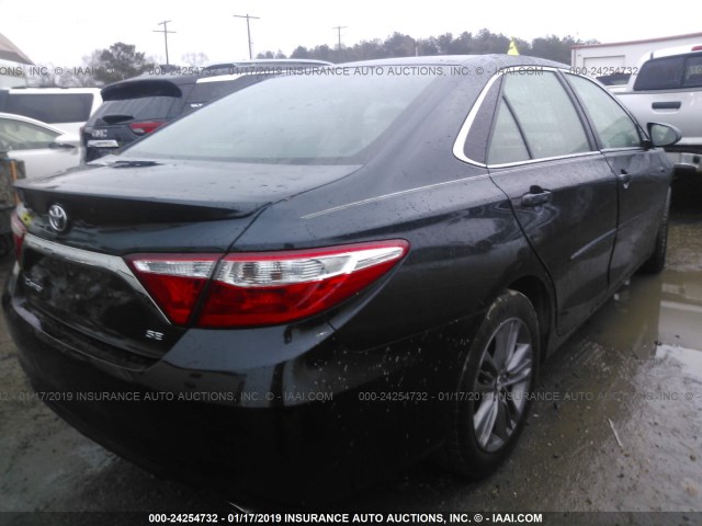 4T1BF1FK0GU121387 - 2016 TOYOTA CAMRY LE/XLE/SE/XSE BLACK photo 4