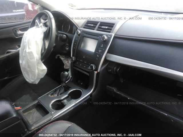 4T1BF1FK0GU121387 - 2016 TOYOTA CAMRY LE/XLE/SE/XSE BLACK photo 5