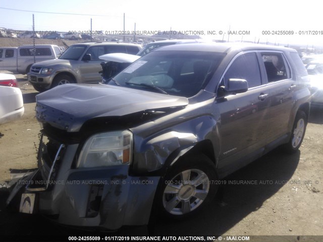 2CTFLREC1B6439974 - 2011 GMC TERRAIN SLE GRAY photo 2