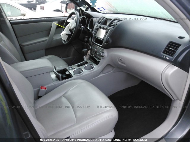 5TDZK3EH4DS109713 - 2013 TOYOTA HIGHLANDER PLUS/SE GRAY photo 5