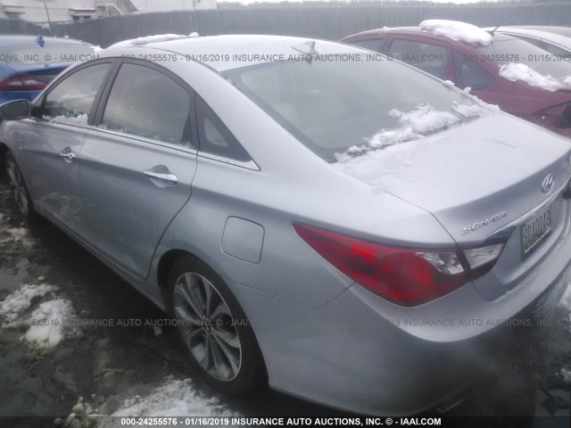 5NPEC4AB3DH699993 - 2013 HYUNDAI SONATA SE/LIMITED SILVER photo 3