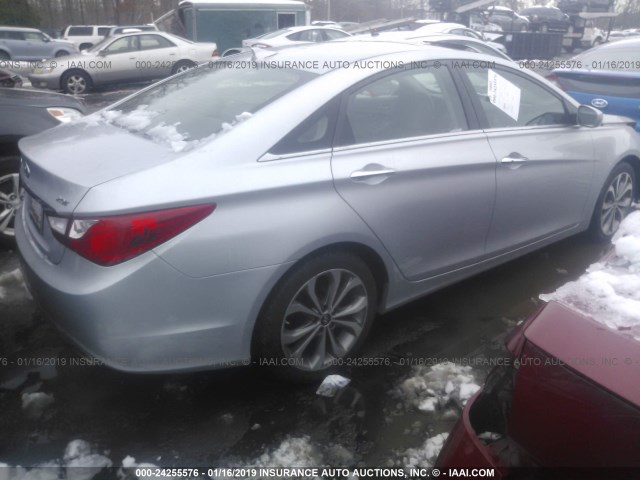 5NPEC4AB3DH699993 - 2013 HYUNDAI SONATA SE/LIMITED SILVER photo 4