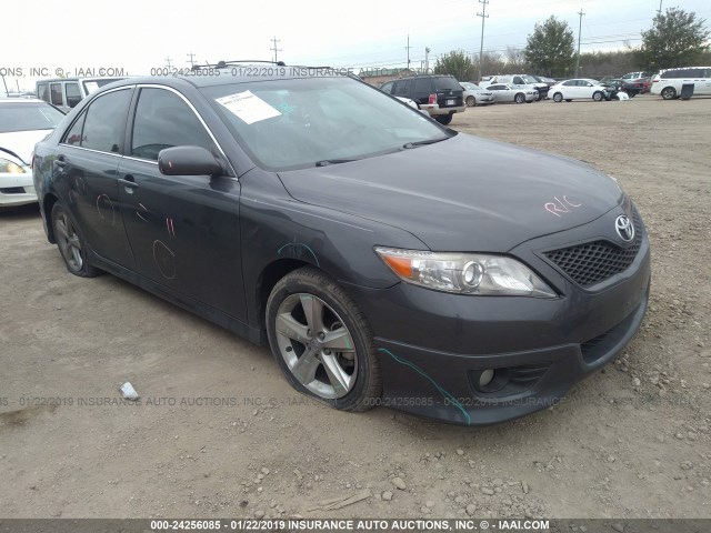 4T1BF3EK4BU216671 - 2011 TOYOTA CAMRY SE/LE/XLE 灰色 照片 1