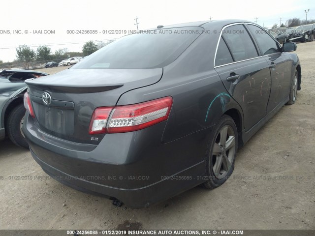 4T1BF3EK4BU216671 - 2011 TOYOTA CAMRY SE/LE/XLE 灰色 照片 4