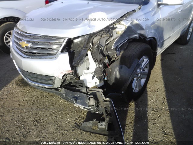 1GNKRHKD7EJ323998 - 2014 CHEVROLET TRAVERSE LT SILVER photo 6