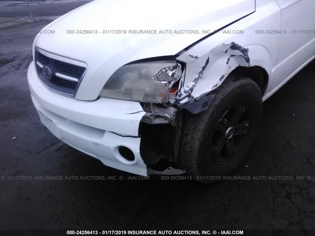 KNDJC733855480101 - 2005 KIA SORENTO EX/LX WHITE photo 6