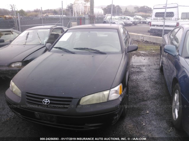 4T1BG22K2WU228867 - 1998 TOYOTA CAMRY CE/LE/XLE BLACK photo 2