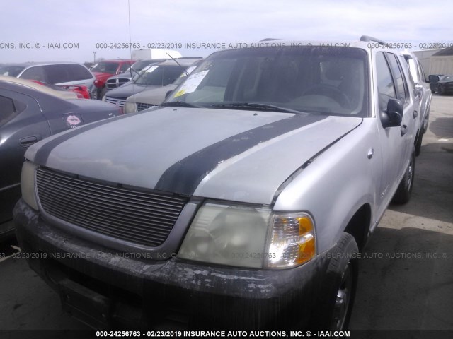 1FMZU62E62UB89140 - 2002 FORD EXPLORER XLS SILVER photo 2