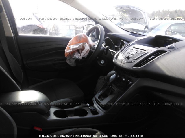 1FMCU0F74EUC13728 - 2014 FORD ESCAPE S GRAY photo 5