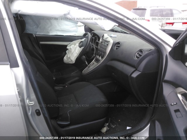 2T1KU40E59C160765 - 2009 TOYOTA COROLLA MATRIX  SILVER photo 5