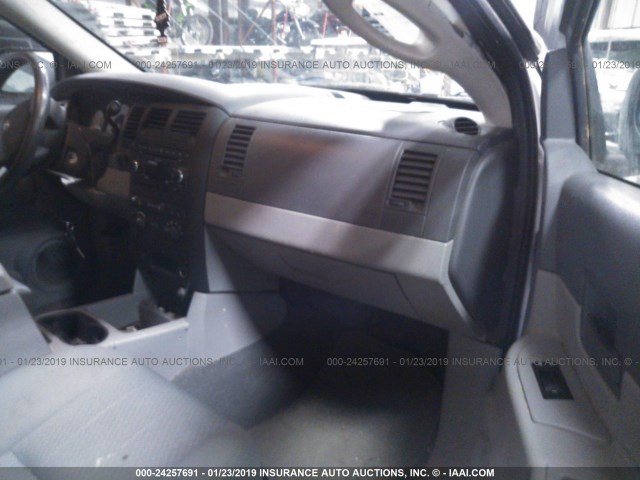 1D8HB38N18F141443 - 2008 DODGE DURANGO SXT WHITE photo 5