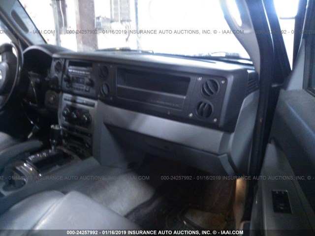 1J8HG48K97C528150 - 2007 JEEP COMMANDER BLACK photo 5