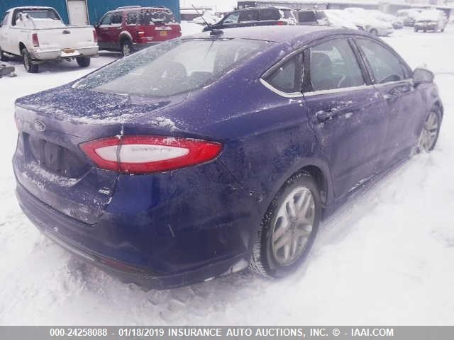 3FA6P0H7XGR367401 - 2016 FORD FUSION SE BLUE photo 4