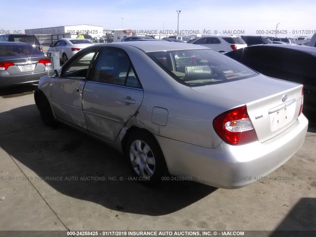 4T1BE32K63U745001 - 2003 TOYOTA CAMRY LE/XLE/SE SILVER photo 3