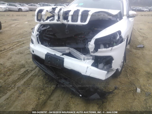 1C4PJMCB6EW315521 - 2014 JEEP CHEROKEE LATITUDE WHITE photo 6