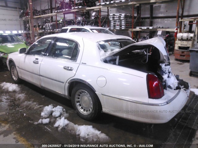 1LNHM81W61Y655495 - 2001 LINCOLN TOWN CAR EXECUTIVE WHITE photo 3