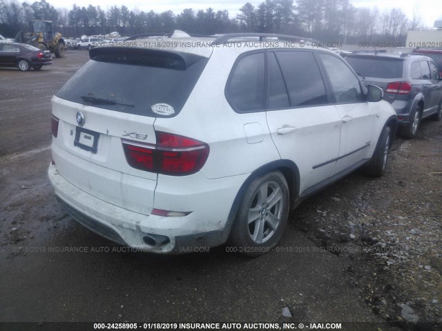 5UXZW0C56BL662209 - 2011 BMW X5 XDRIVE35D Beyaz fotoğraf 4