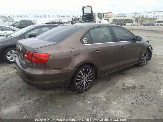 3VWLX7AJ3CM366462 - 2012 VOLKSWAGEN JETTA SEL Dark Brown photo 4