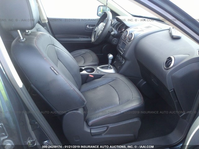 JN8AS5MT8DW515724 - 2013 NISSAN ROGUE S/SV GRAY photo 5