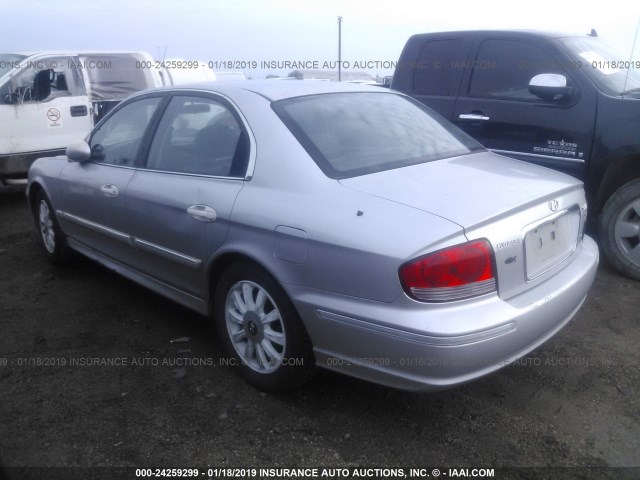 KMHWF35H82A519461 - 2002 HYUNDAI SONATA GLS/LX SILVER photo 3