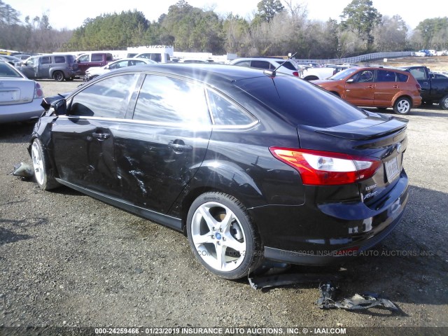 1FAHP3J22CL117832 - 2012 FORD FOCUS TITANIUM BLACK photo 3