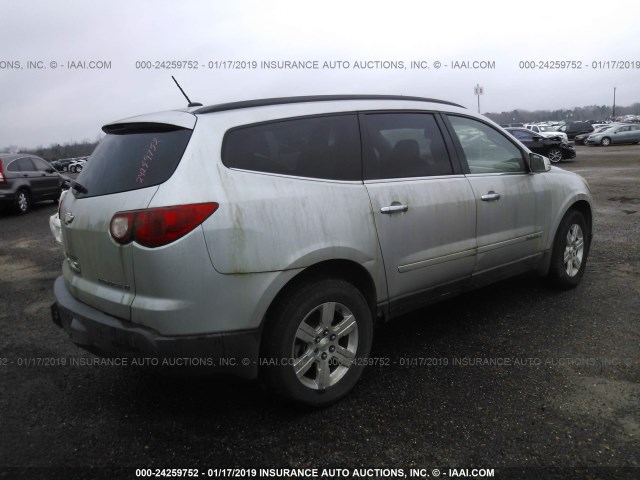 1GNER23D69S114423 - 2009 CHEVROLET TRAVERSE LT SILVER photo 4