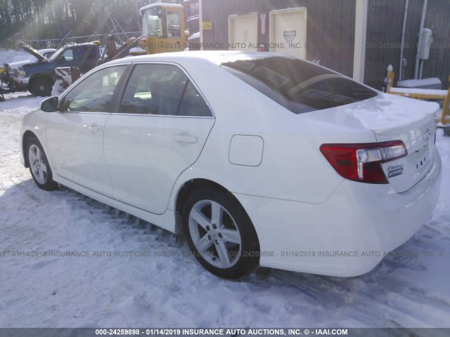 4T1BF1FK4CU535749 - 2012 TOYOTA CAMRY SE/LE/XLE 白色 照片 3