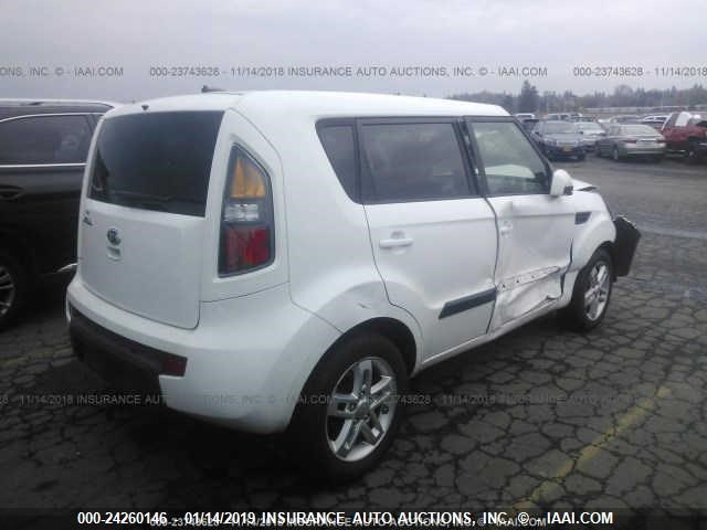 KNDJT2A26B7266379 - 2011 KIA SOUL +/!/SPORT WHITE photo 4