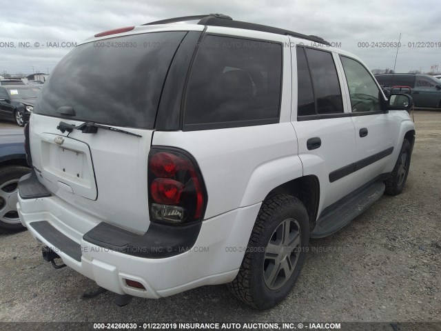 1GNDS13S852251141 - 2005 CHEVROLET TRAILBLAZER LS/LT WHITE photo 4