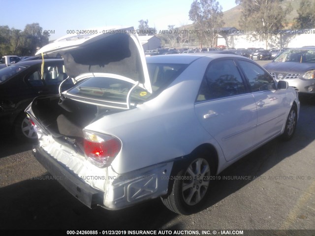 4T1BF32K65U610343 - 2005 TOYOTA CAMRY LE/XLE/SE WHITE photo 4