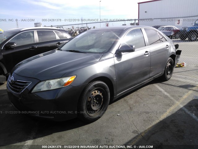 4T1BK46K67U555410 - 2007 TOYOTA CAMRY NEW GENERAT LE/XLE/SE GRAY photo 2