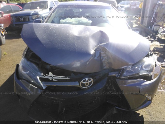 4T1BF1FK0GU560590 - 2016 TOYOTA CAMRY LE/XLE/SE/XSE 灰色 照片 6