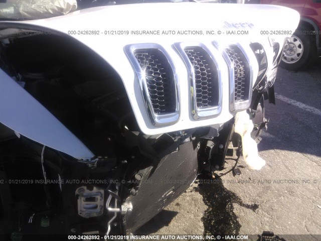 1C4PJLCB8GW200321 - 2016 JEEP CHEROKEE LATITUDE WHITE photo 6