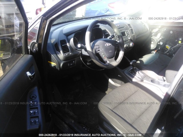 KNAFK4A61G5576222 - 2016 KIA FORTE LX BLACK photo 5