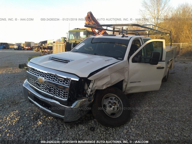 1GB4KVCY5KF107057 - 2019 CHEVROLET SILVERADO K3500 WHITE photo 2