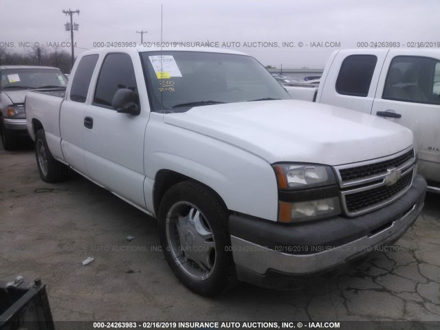 2GCEC19Z761281490 - 2006 CHEVROLET SILVERADO C1500 WHITE photo 1