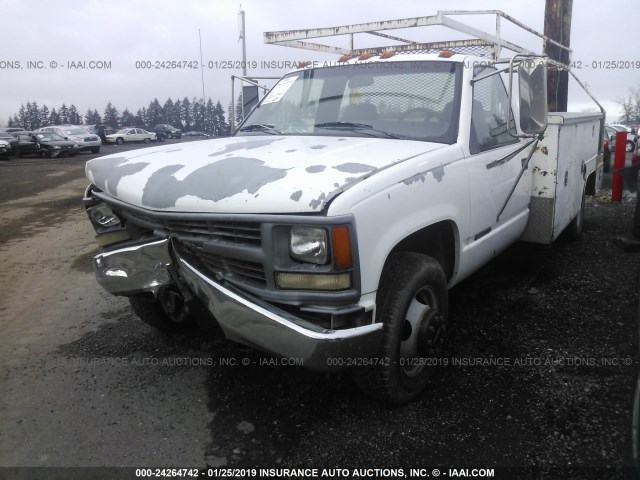 1GBJC34N6SE145458 - 1995 CHEVROLET GMT-400 C3500 WHITE photo 2